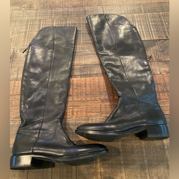 Saks fifth avenue Black Leather Knee-High Boots size 7 women’s - Picture 1 of 7